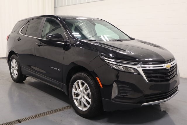 2024 Chevrolet Equinox LT photo 2