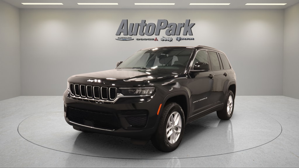 New 2026 Jeep Grand Cherokee Laredo Sport Utility