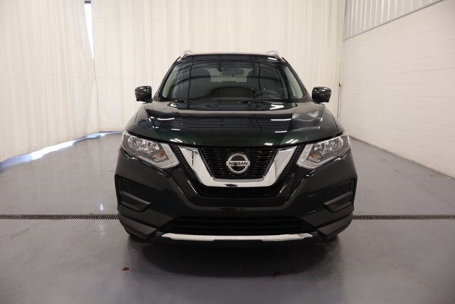 2019 Nissan Rogue SV photo 3