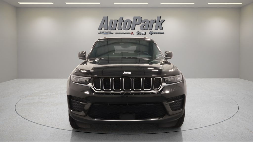 New 2026 Jeep Grand Cherokee Laredo Sport Utility