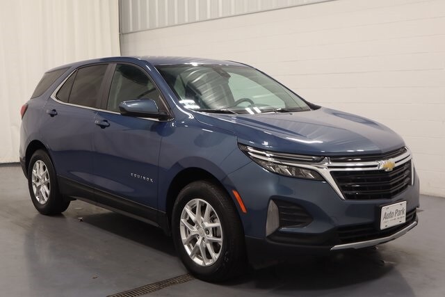 2024 Chevrolet Equinox LT photo 2
