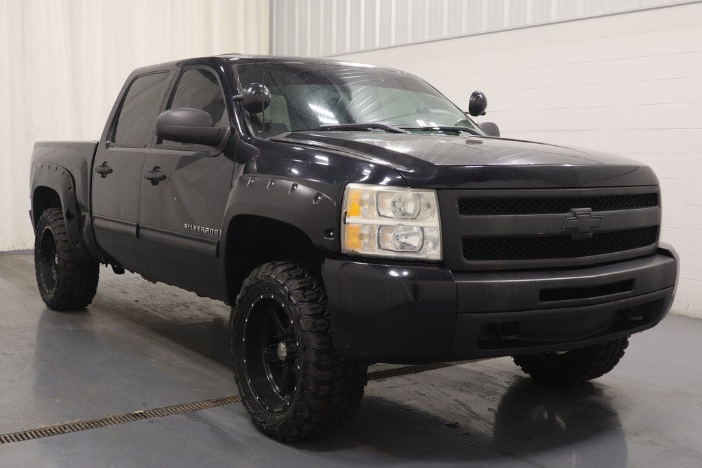 Used 2009 Chevrolet Silverado 1500 1LT with VIN 3GCEK233X9G206016 for sale in Plymouth, IN