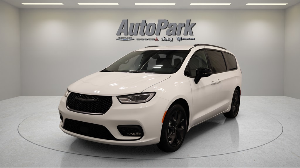 New 2026 Chrysler Pacifica Select Passenger Van