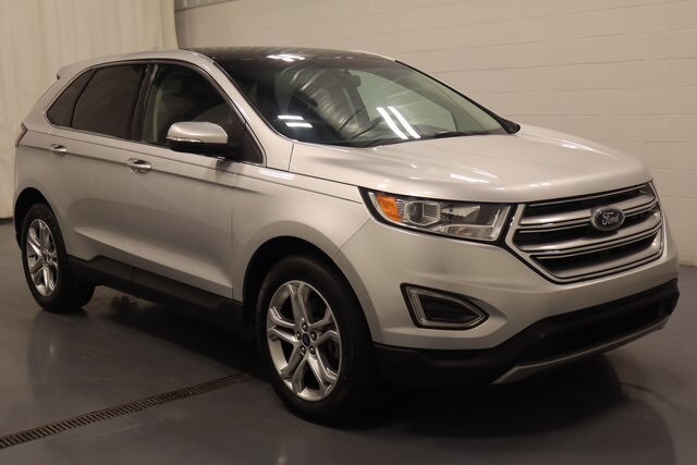2018 Ford Edge Titanium photo 2