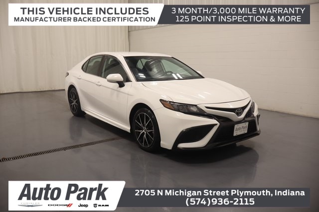 2023 Toyota Camry SE's photo