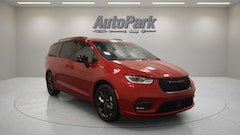 2026 Chrysler Pacifica Select Passenger Van