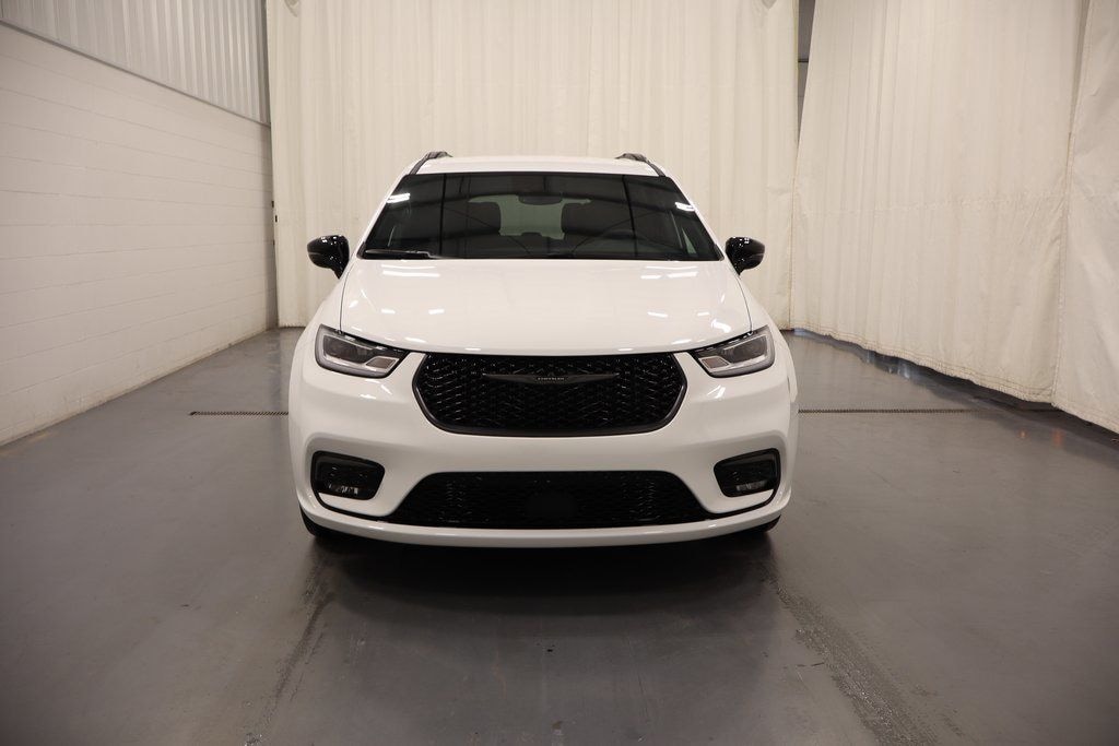 New 2026 Chrysler Pacifica Select Passenger Van