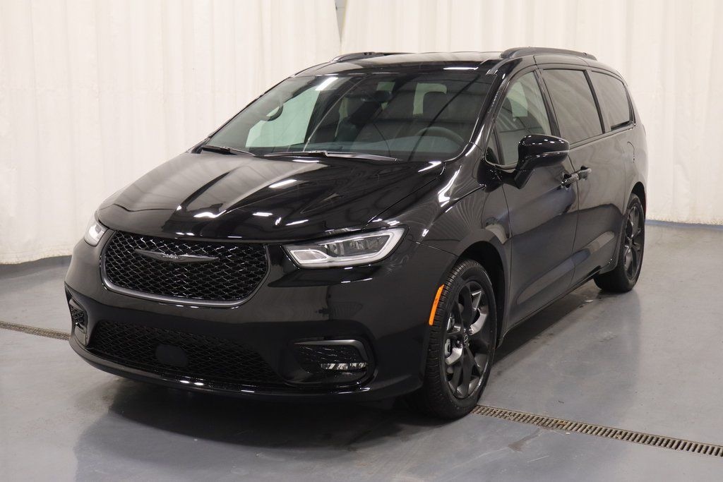 New 2026 Chrysler Pacifica Select Passenger Van