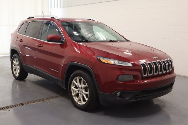 Used 2015 Jeep Cherokee Latitude with VIN 1C4PJLCB8FW637962 for sale in Plymouth, IN