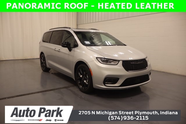 2026 Chrysler Pacifica Limited's photo