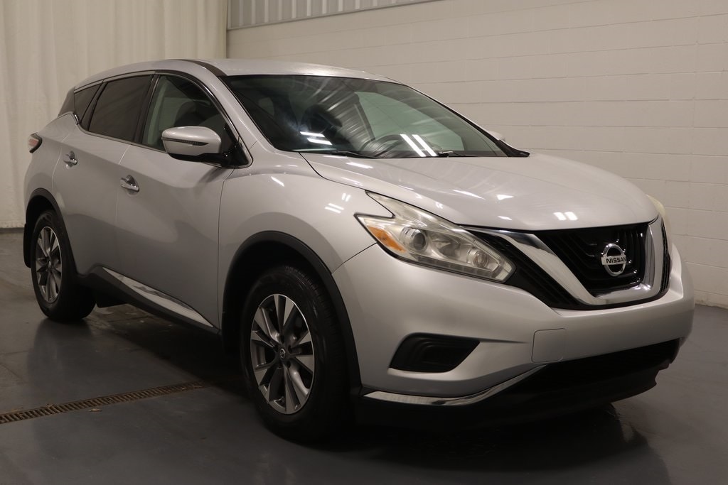 Used 2017 Nissan Murano S with VIN 5N1AZ2MH5HN169186 for sale in Plymouth, IN
