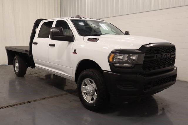 2024 Ram 3500 Tradesman photo 2