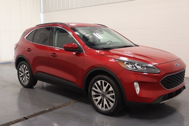 2021 Ford Escape Titanium photo 2