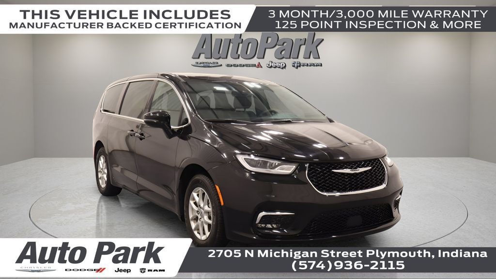 Used 2025 Chrysler Pacifica Select Van Passenger Van