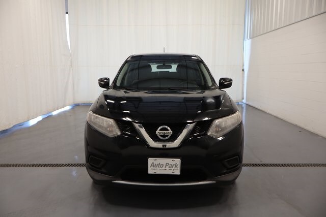 2015 Nissan Rogue S photo 2