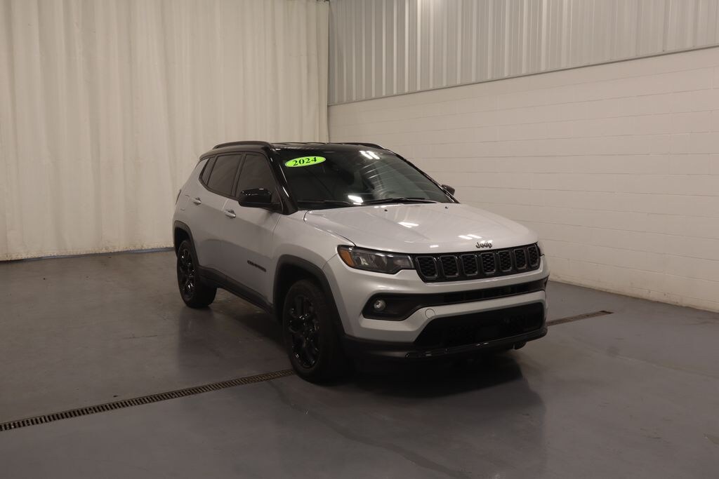 Used 2024 Jeep Compass Latitude SUV