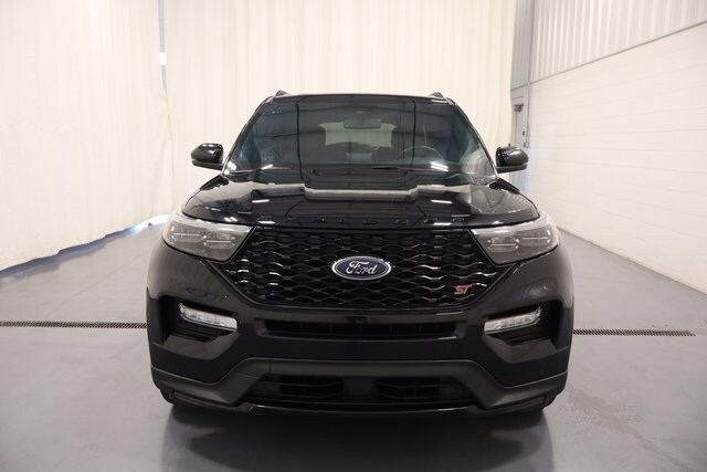 2023 Ford Explorer ST photo 2