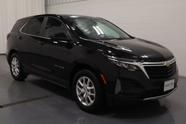 2024 Chevrolet Equinox LT photo 2