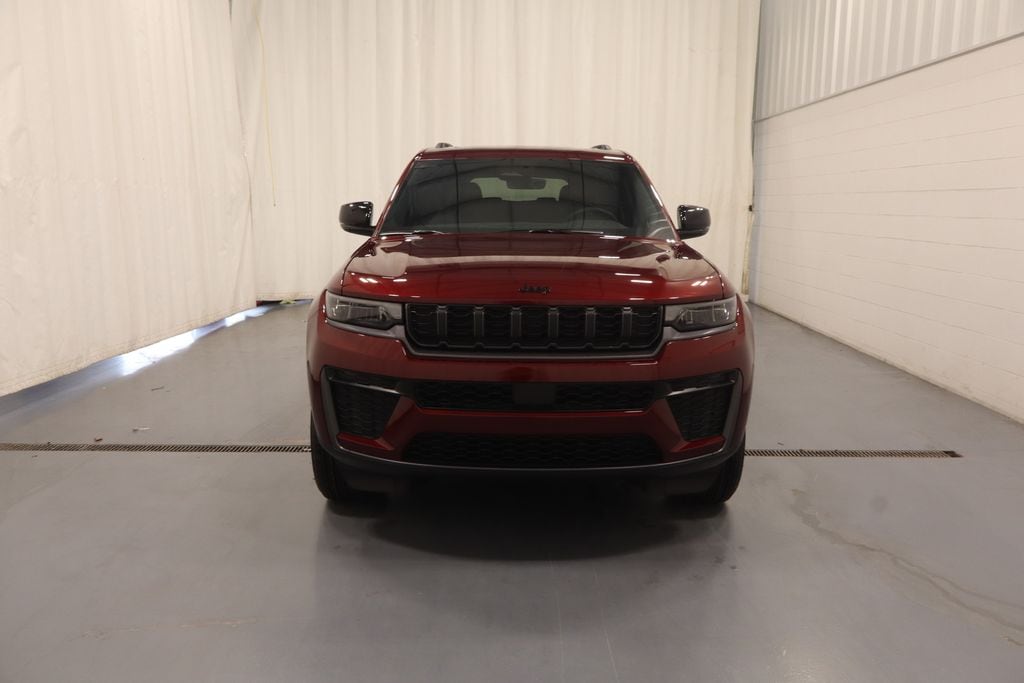 New 2026 Jeep Grand Cherokee Laredo Sport Utility