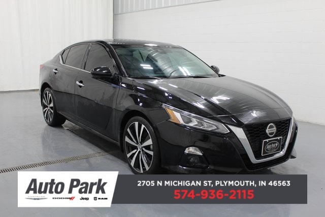 Used 2022 Nissan Altima Platinum with VIN 1N4BL4FW1NN312119 for sale in Plymouth, IN