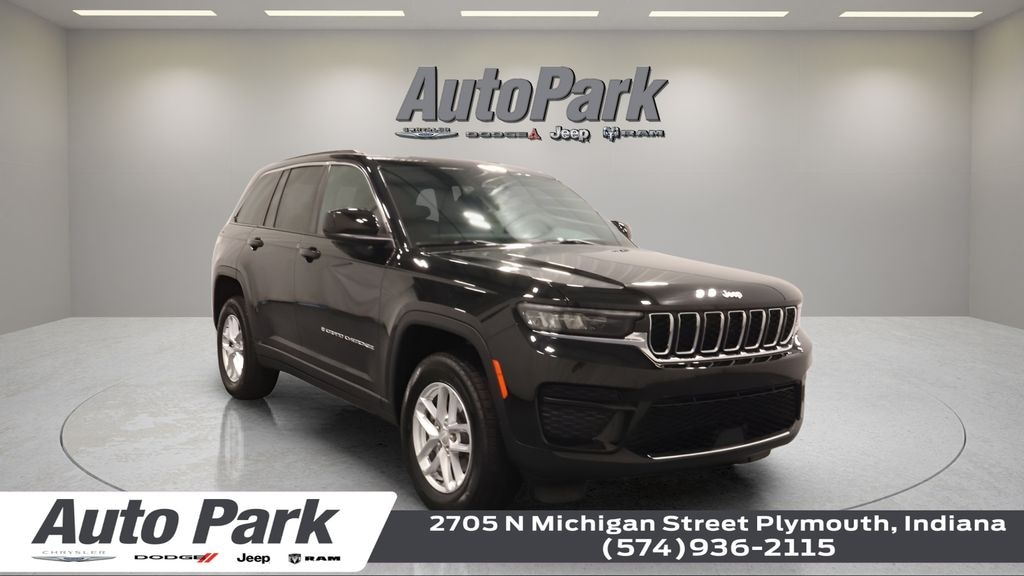 New 2026 Jeep Grand Cherokee Laredo Sport Utility
