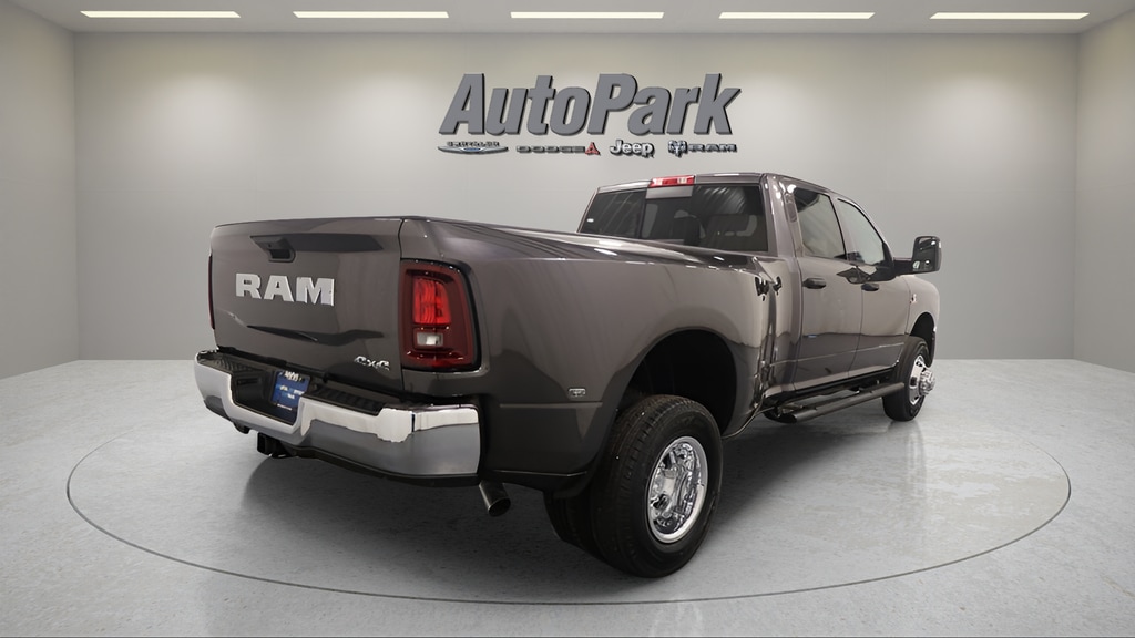 2026 RAM 3500 Tradesman - Photo 8