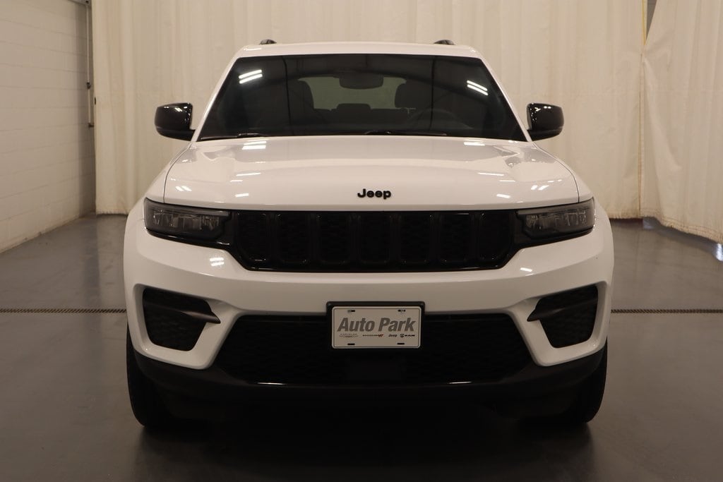 Used 2023 Jeep Grand Cherokee Laredo SUV