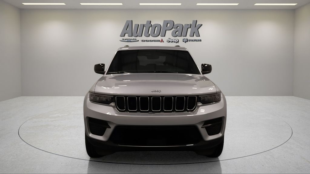 Used 2026 Jeep Grand Cherokee Laredo SUV