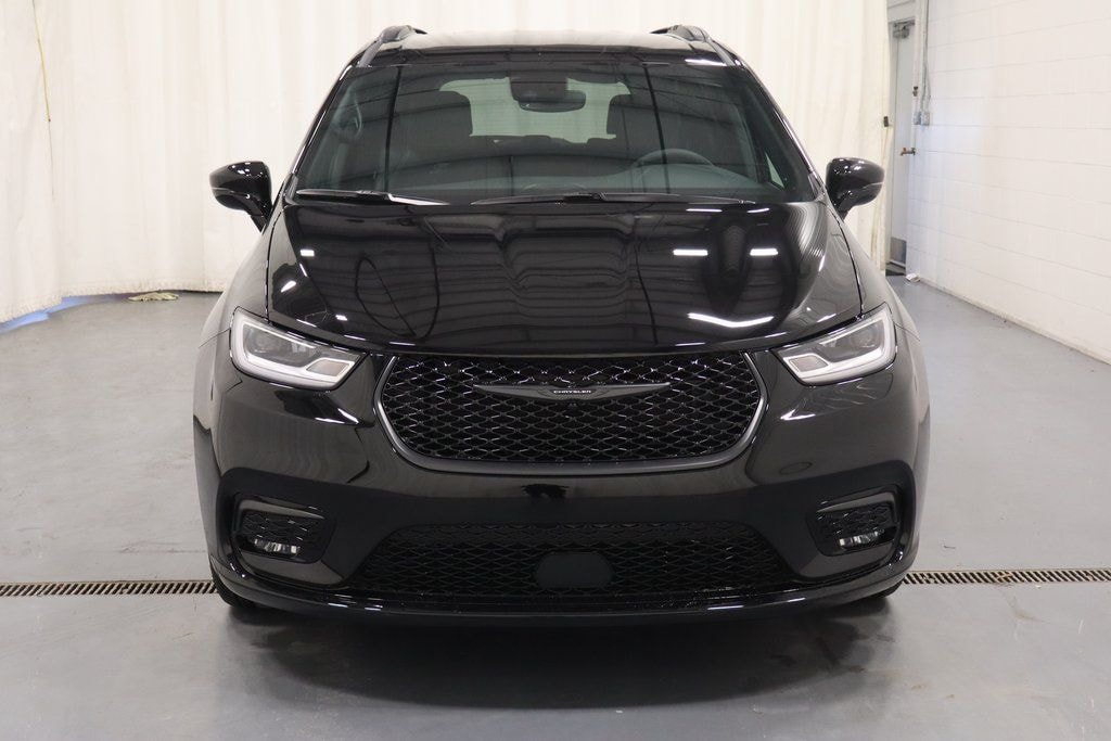 New 2026 Chrysler Pacifica Select Passenger Van