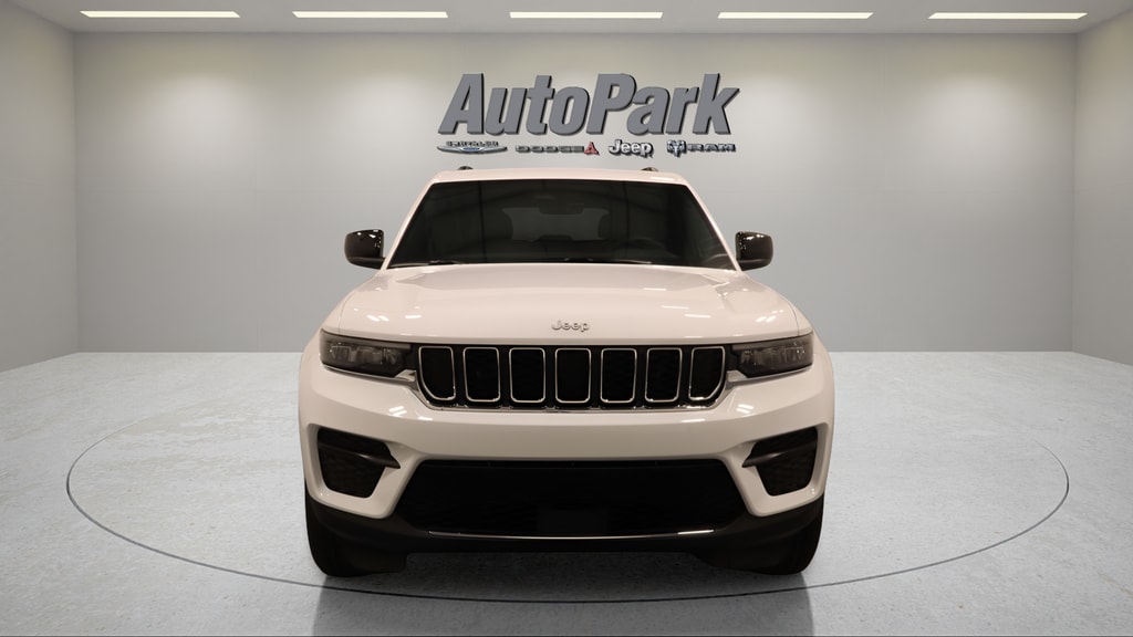 New 2026 Jeep Grand Cherokee Laredo Sport Utility