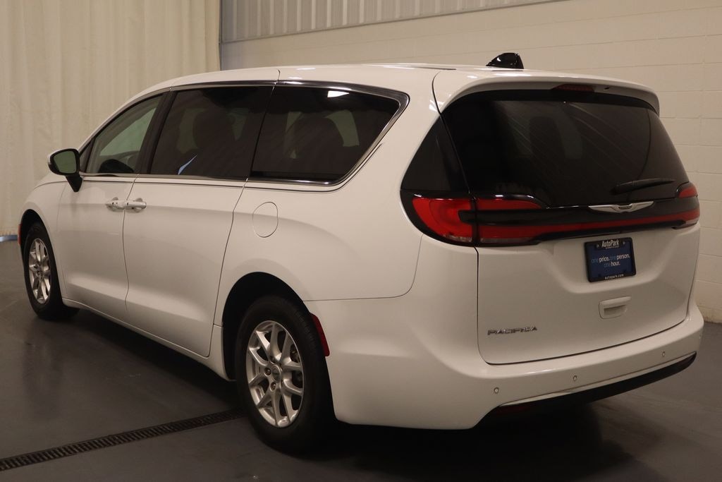 Certified 2023 Chrysler Pacifica Touring L Van Passenger Van