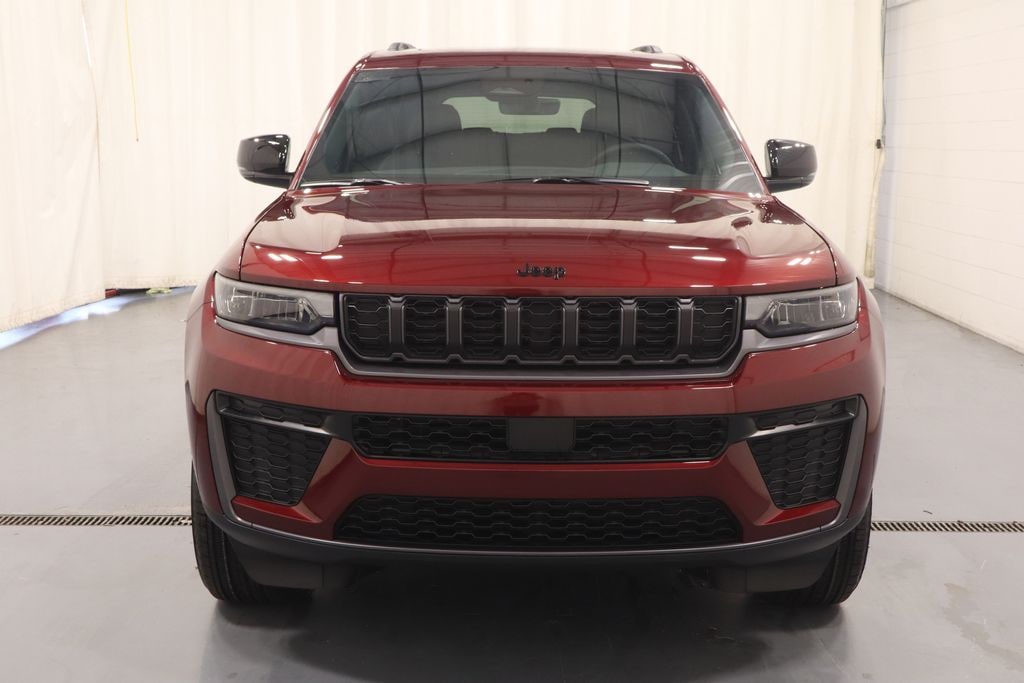 New 2026 Jeep Grand Cherokee Laredo Sport Utility