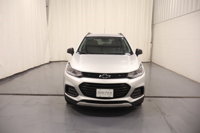 2020 Chevrolet Trax LT photo 2