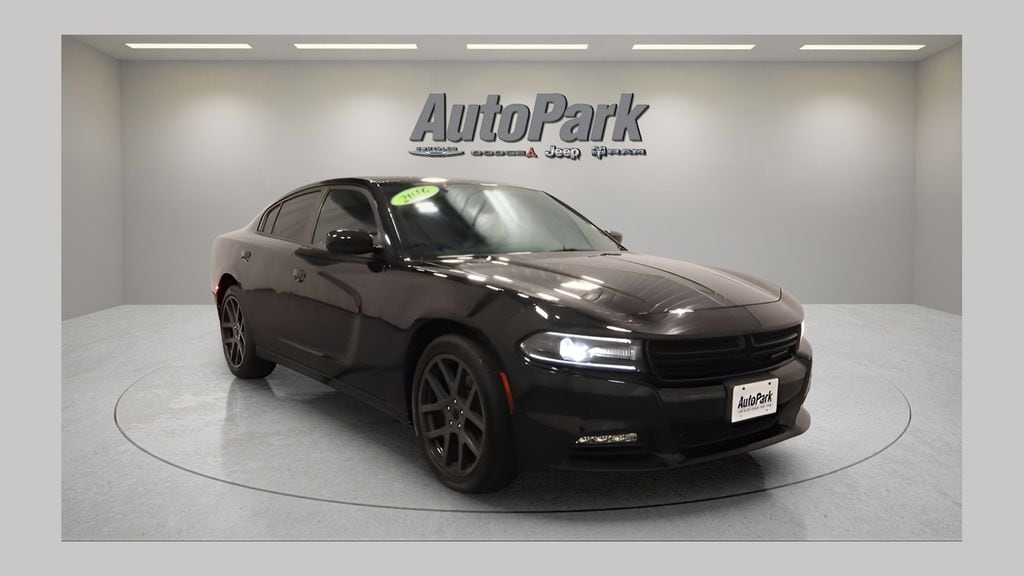 Used 2016 Dodge Charger SXT Sedan