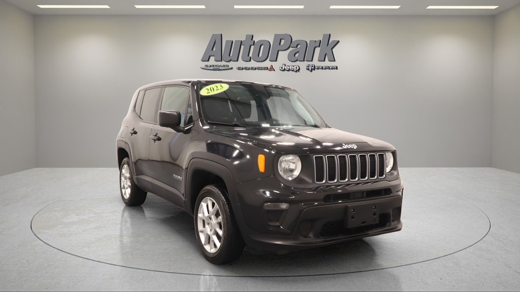 Certified 2023 Jeep Renegade Latitude with VIN ZACNJDB16PPP71922 for sale in Plymouth, IN