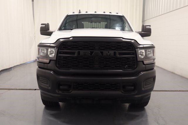 2024 Ram 3500 Tradesman photo 3