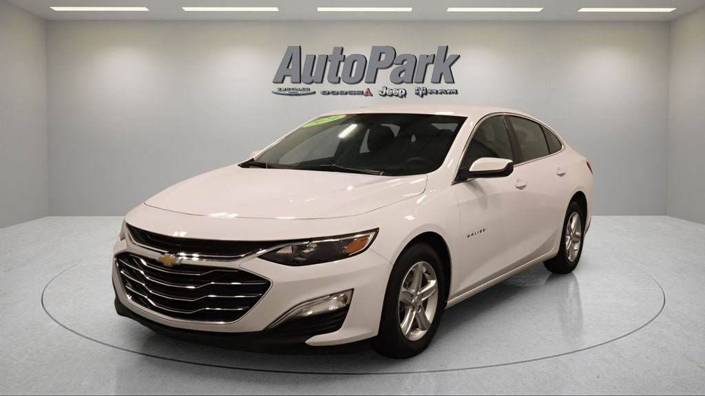 Used 2024 Chevrolet Malibu LS w/1FL Sedan