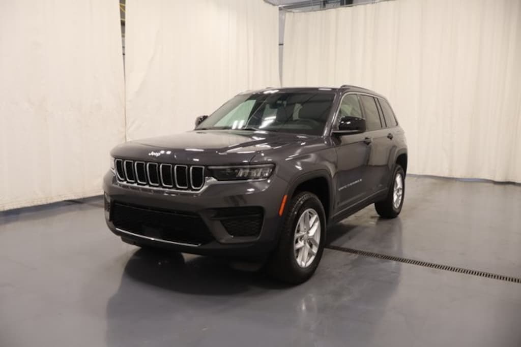 New 2025 Jeep Grand Cherokee Laredo Sport Utility