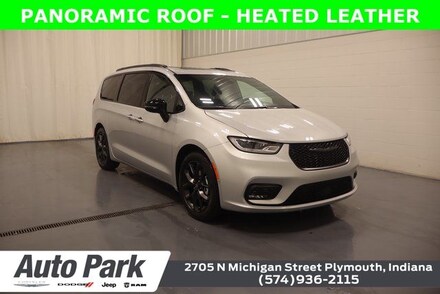 2026 Chrysler Pacifica Limited Passenger Van