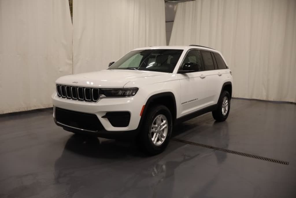 New 2025 Jeep Grand Cherokee Laredo Sport Utility