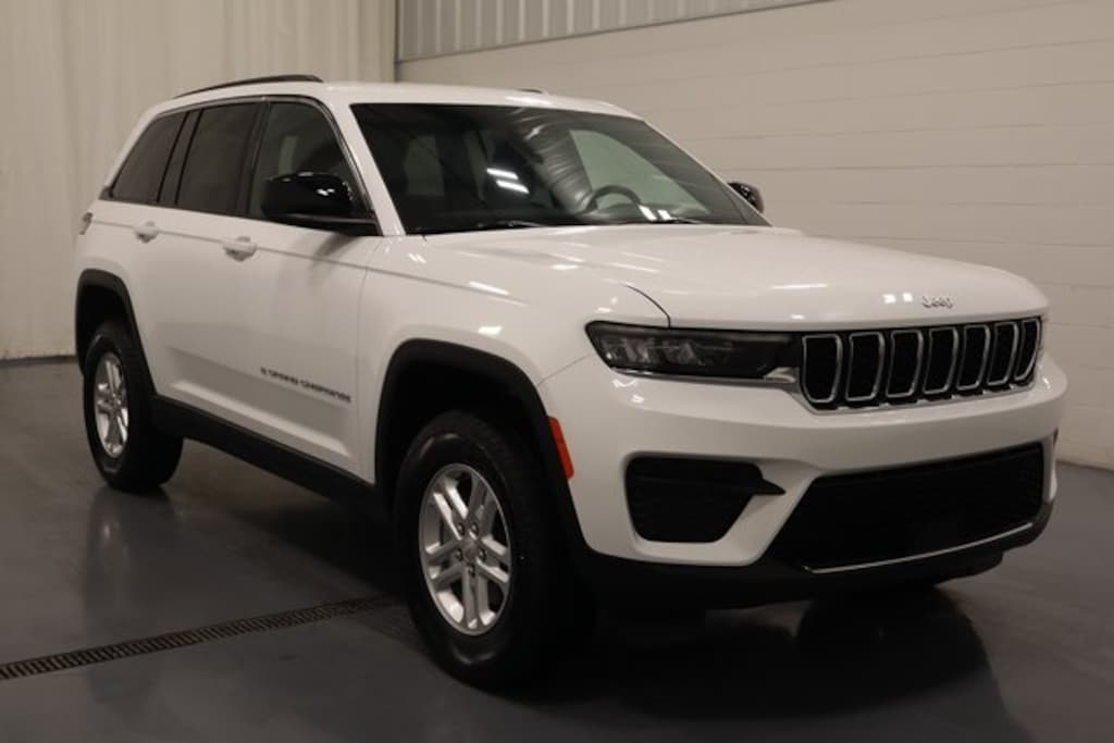 New 2025 Jeep Grand Cherokee Laredo Sport Utility