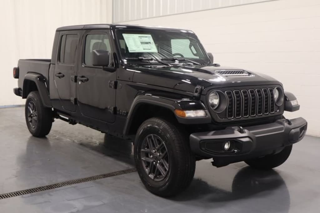 New 2025 Jeep Gladiator Sport Pickup
