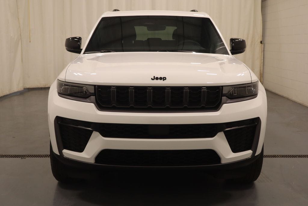 New 2026 Jeep Grand Cherokee Laredo Sport Utility