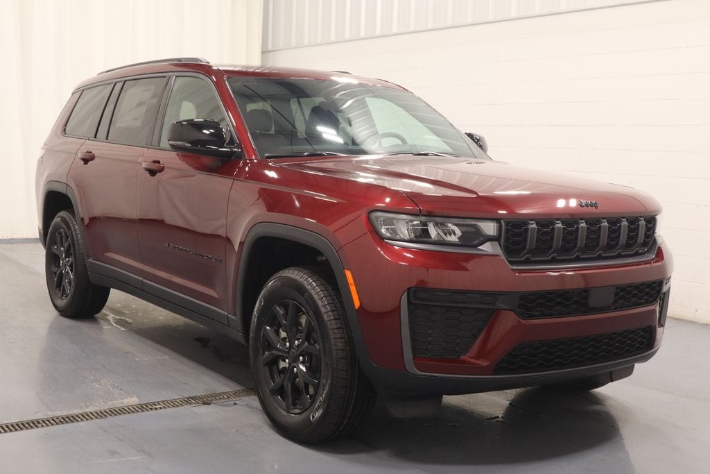 New 2026 Jeep Grand Cherokee Laredo Sport Utility