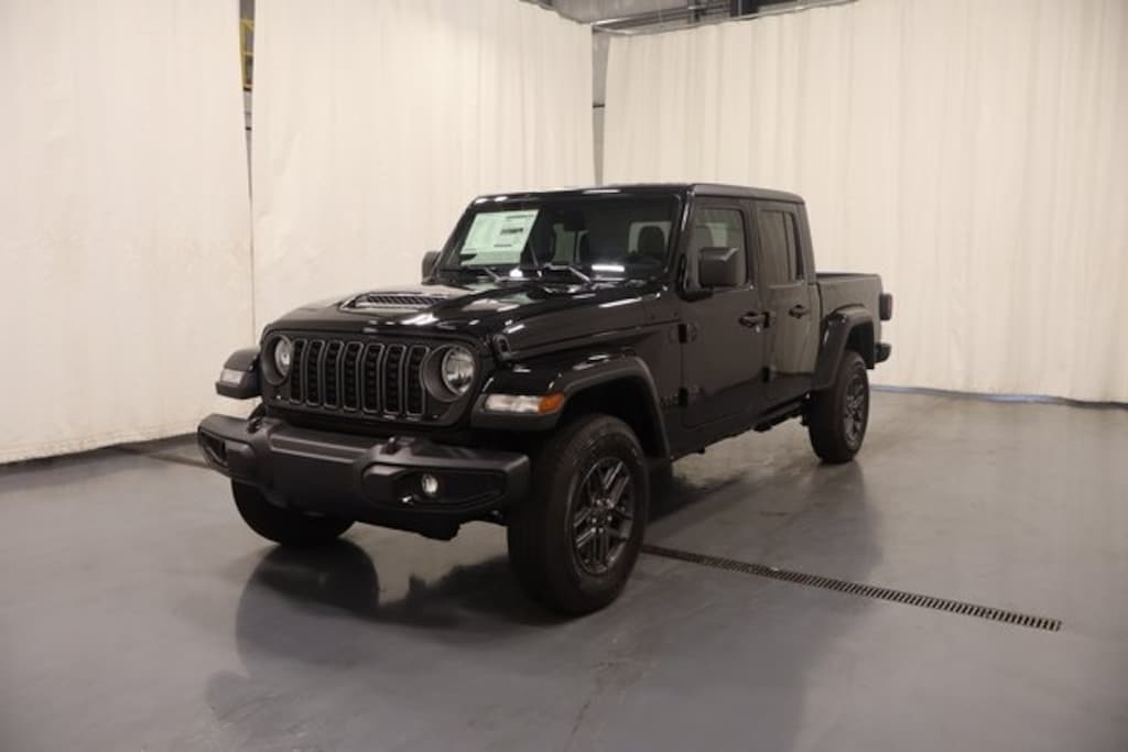 New 2025 Jeep Gladiator Sport Pickup