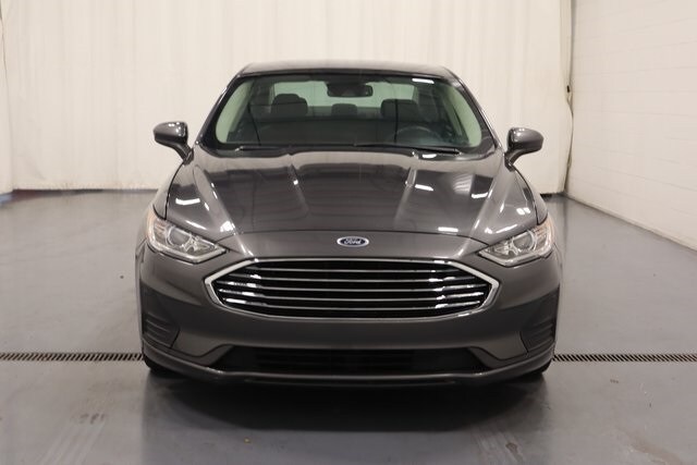 2020 Ford Fusion SE photo 4