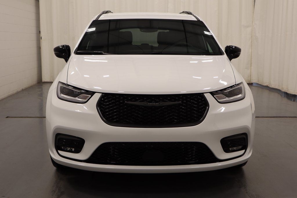 New 2026 Chrysler Pacifica Select Passenger Van