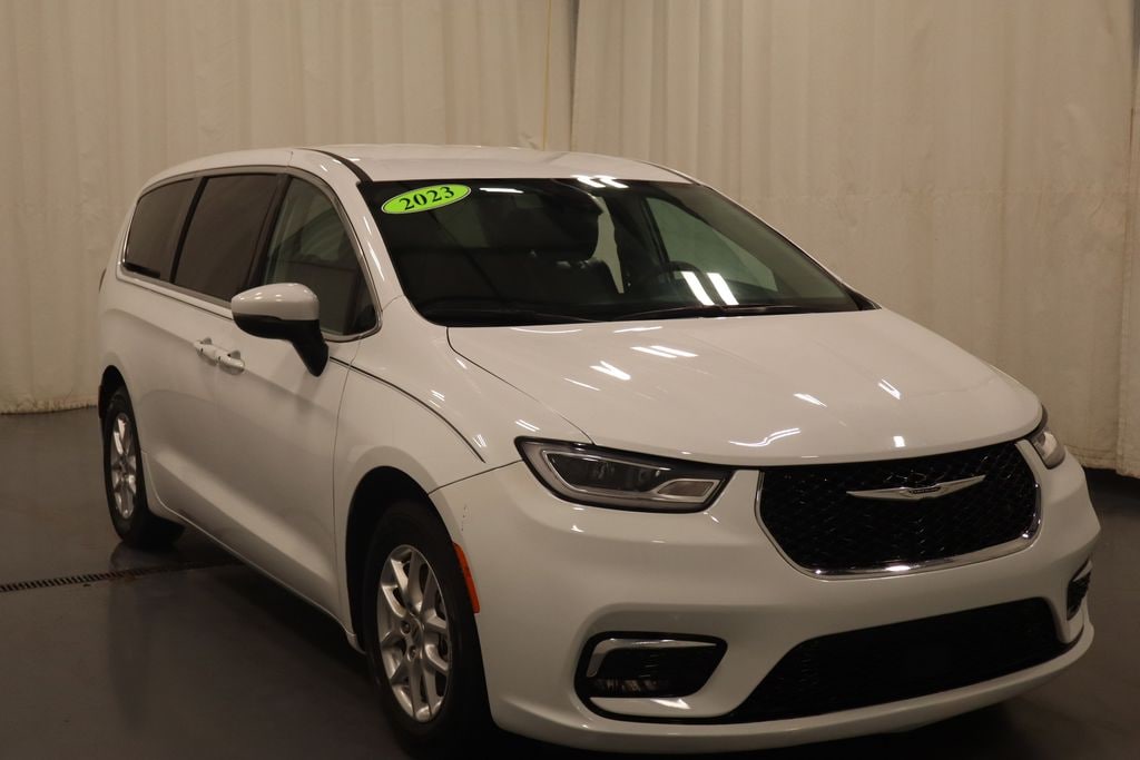 Certified 2023 Chrysler Pacifica Touring L Van Passenger Van
