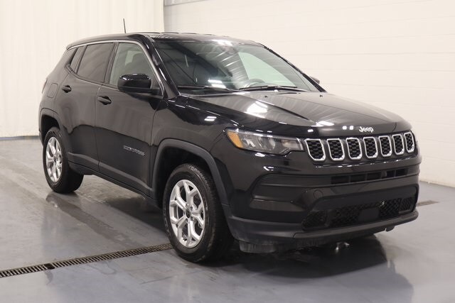 2025 Jeep Compass Sport photo 2