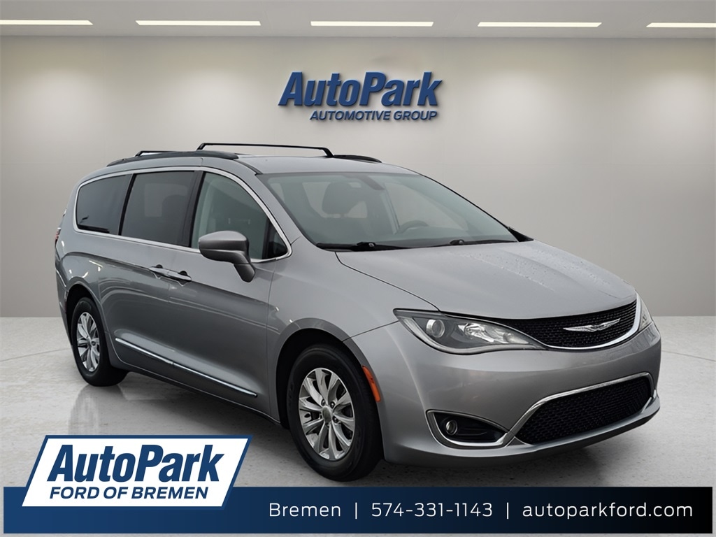 Used 2017 Chrysler Pacifica Touring-L Van